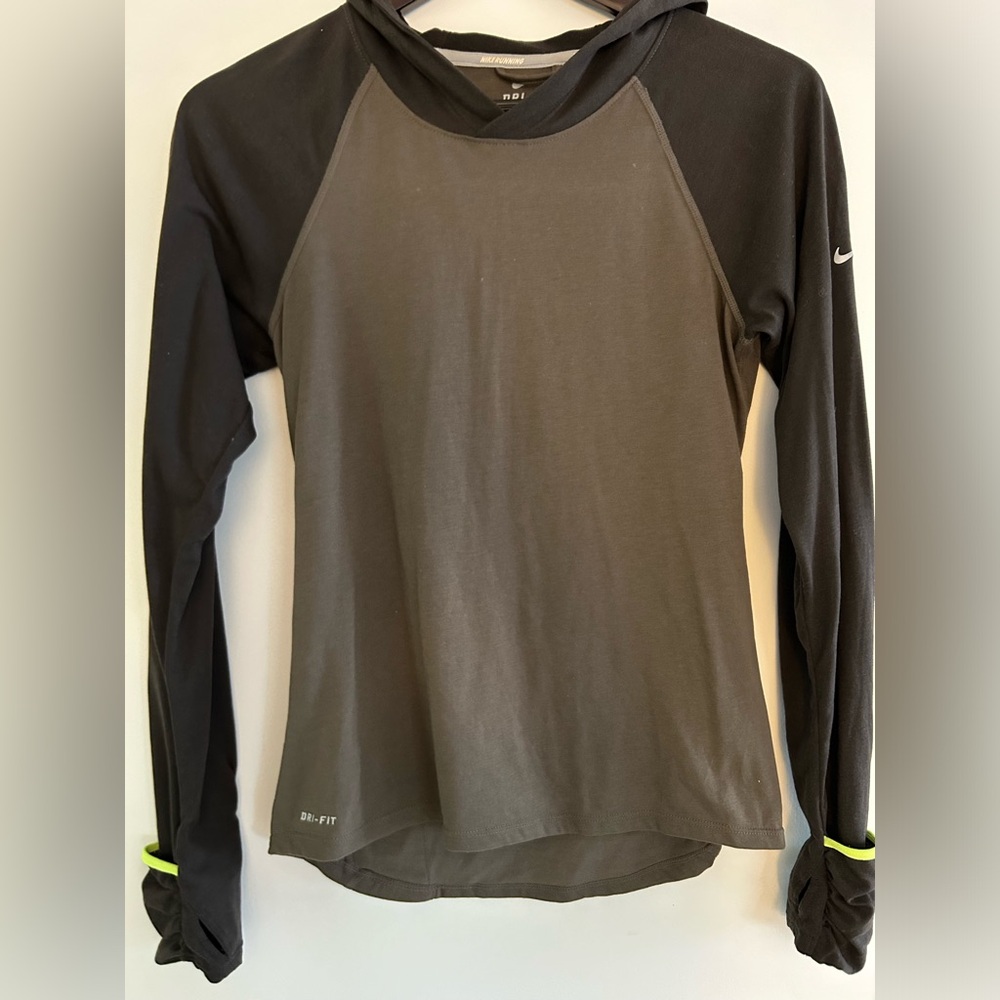 XS Nike dri fit running baseball tee style top in brown with good and key pocket